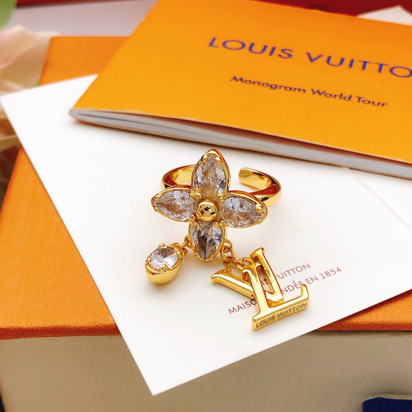 LV Ring