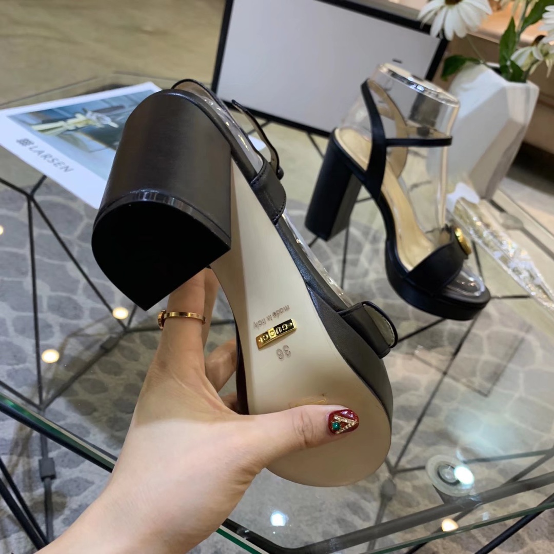 Gucci Bronze-colored sandals