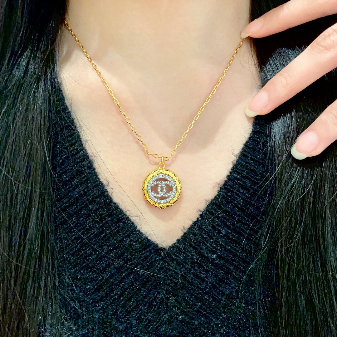 Chanel Necklace 4