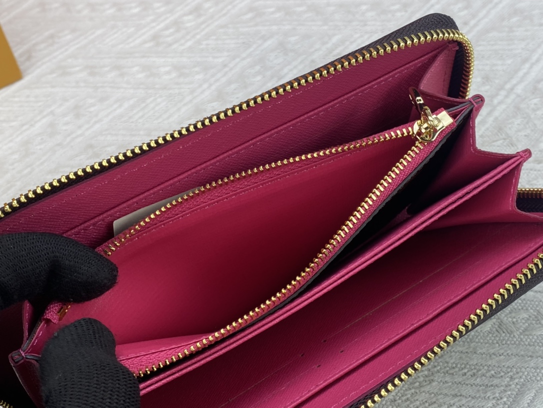 LV Vivienne Holidays