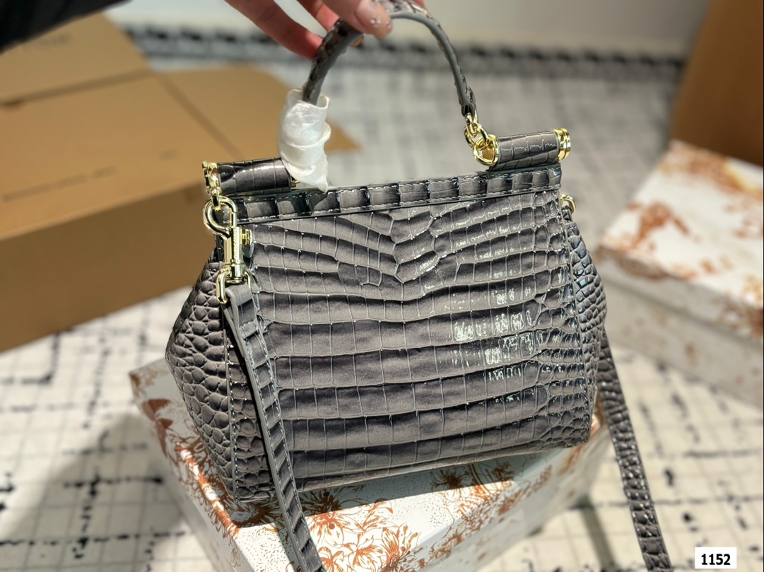 Dolce & Gabbana Handle Bag