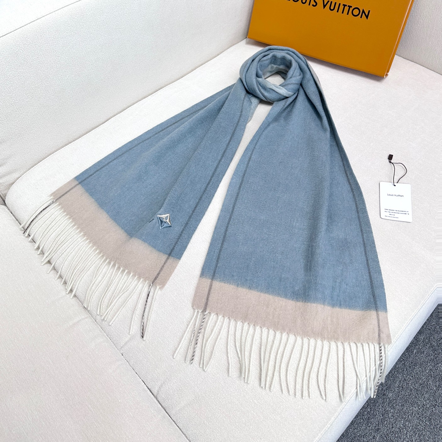 Louis Vuitton Scarves