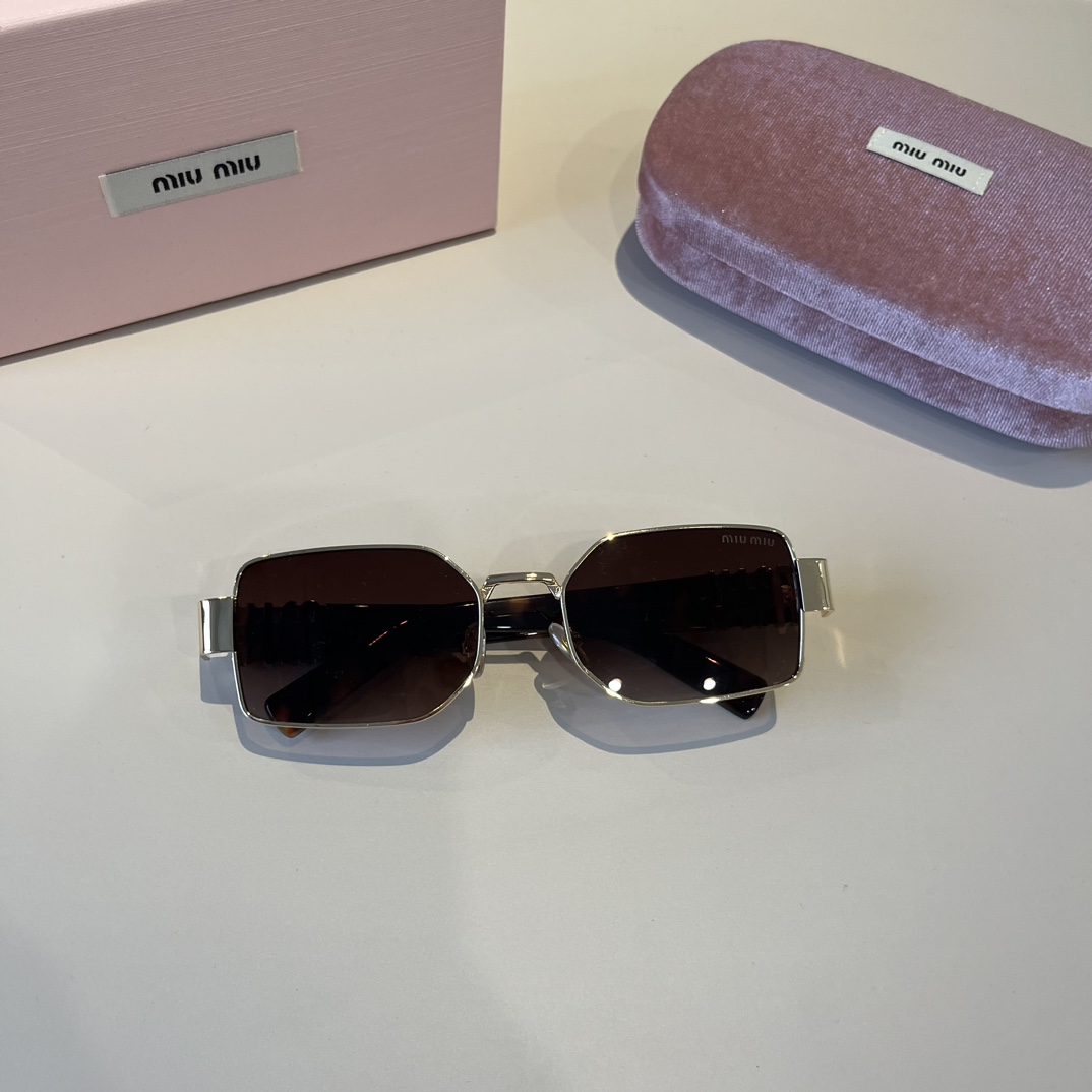 Miumiu Sunglass
