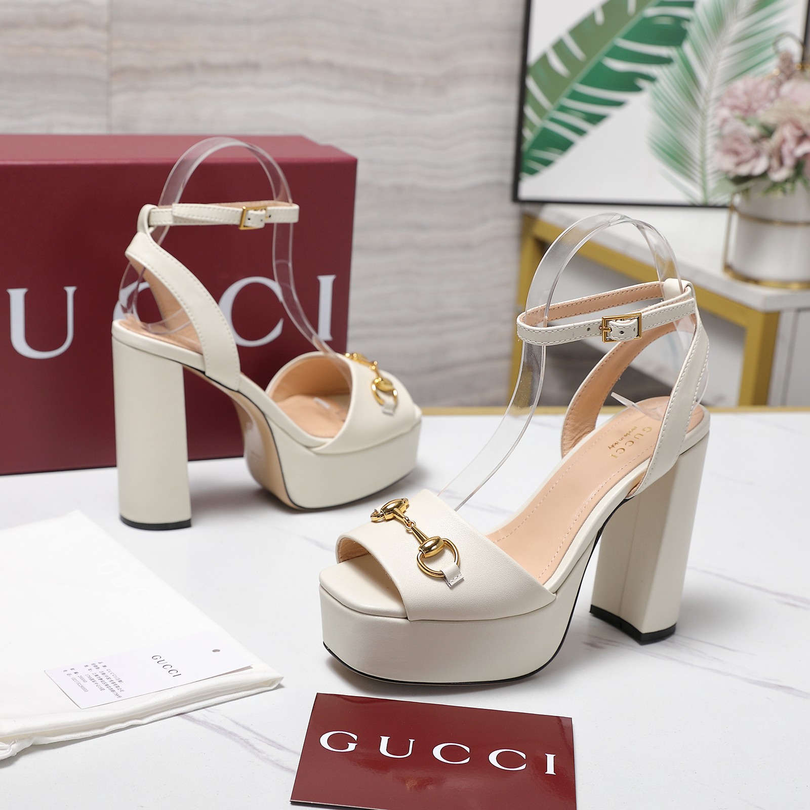 Gucci Round-toe platform high-heeled sandals