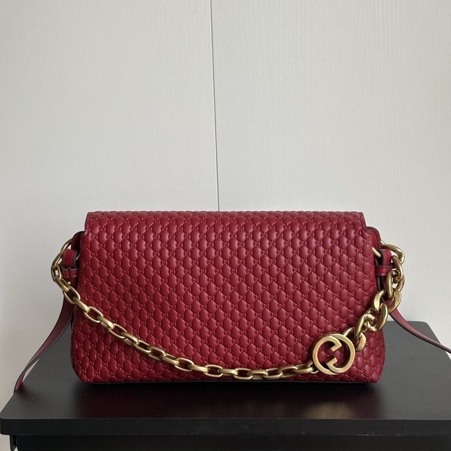Gucci Embossing Chain Bag