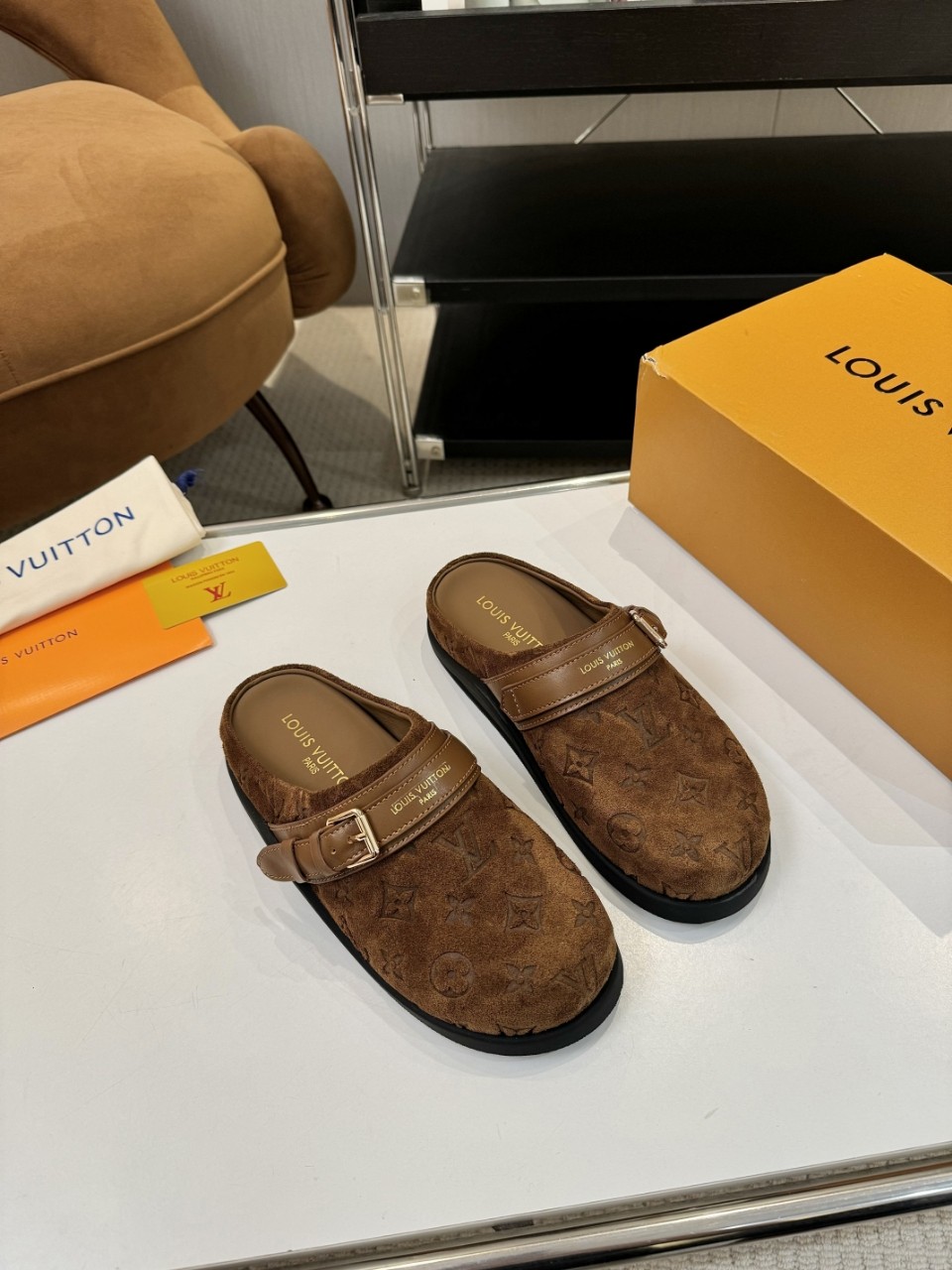 Louis Vuitton Slippers