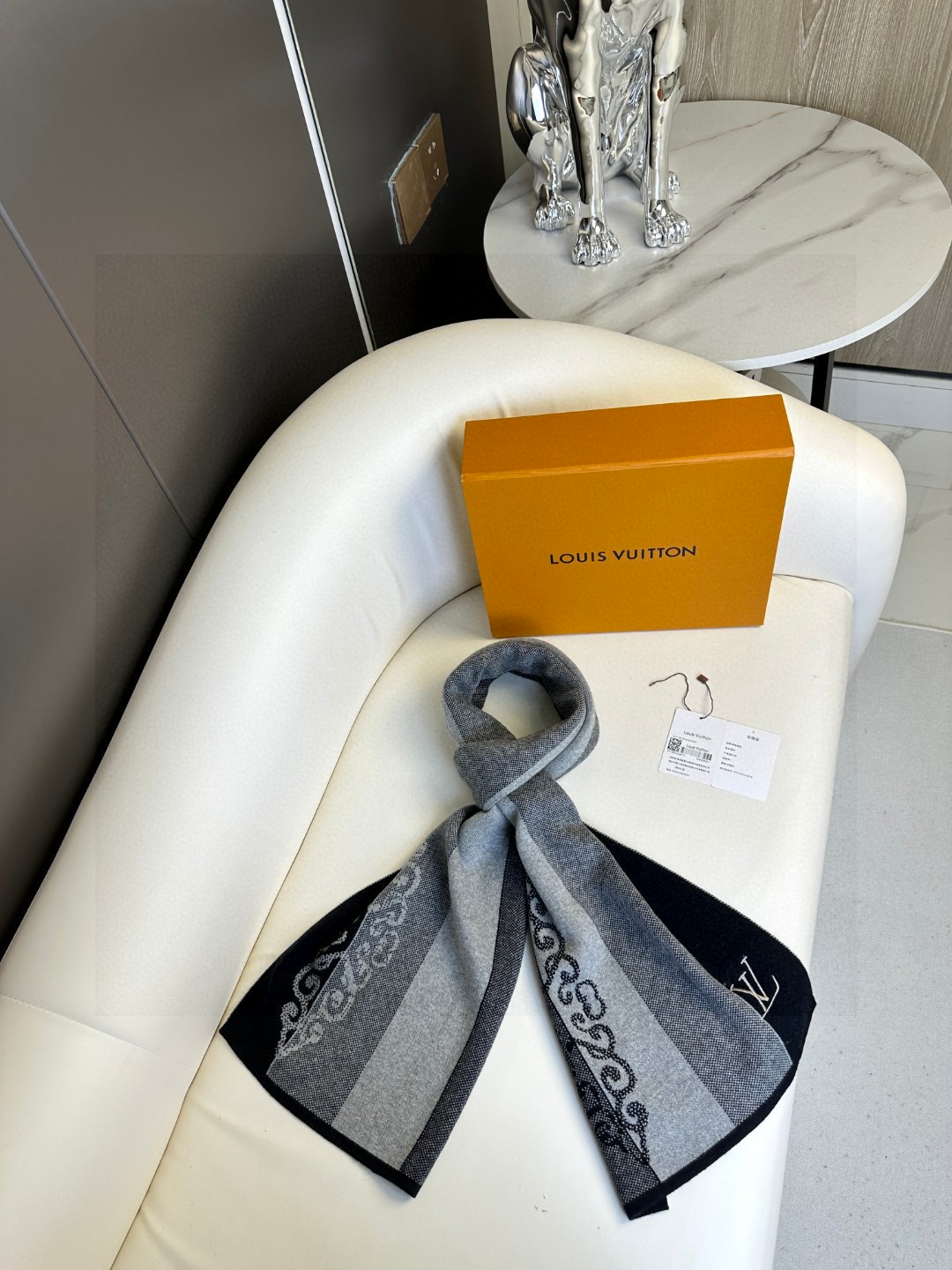 Louis Vuitton Scarves