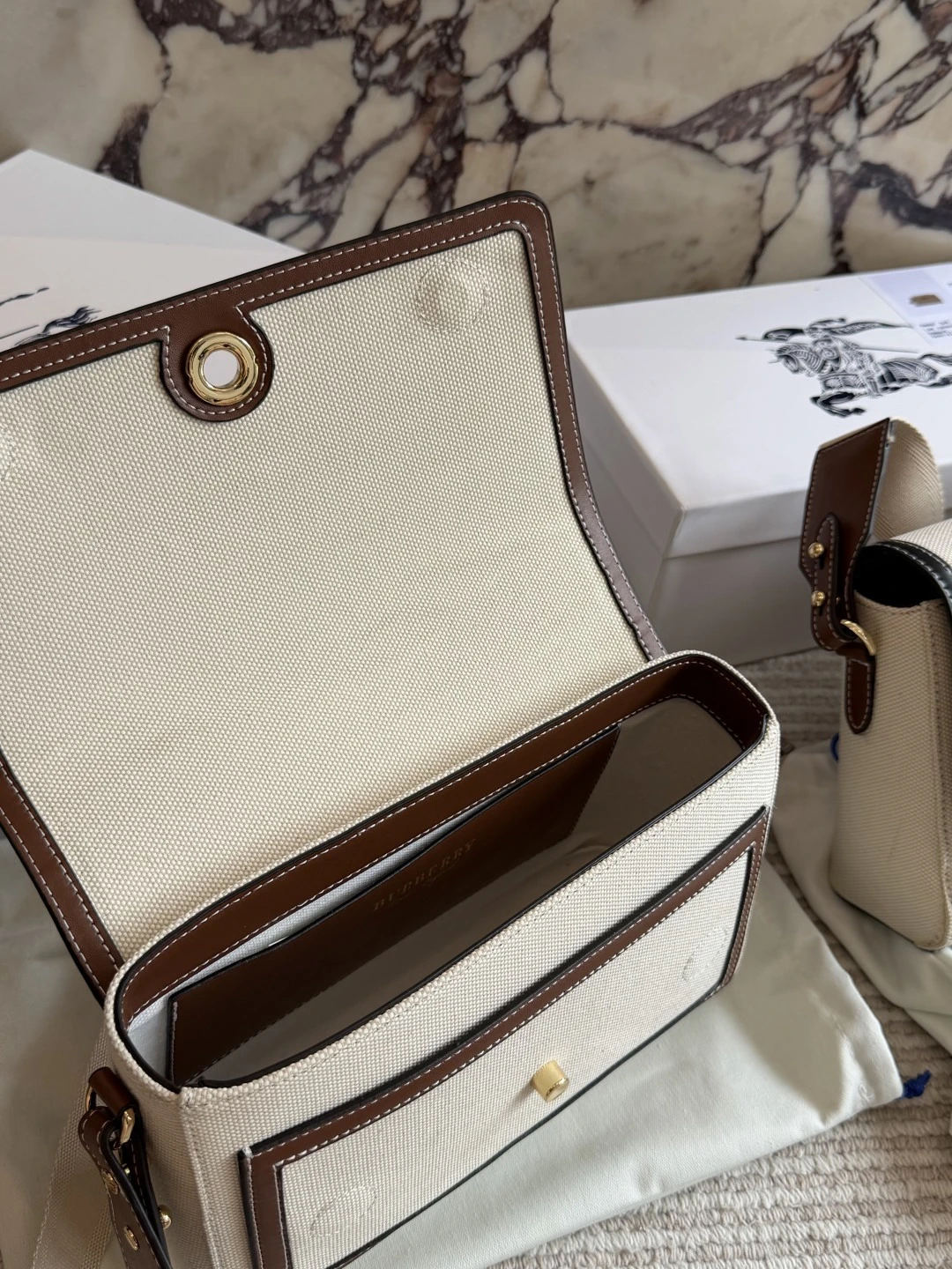 Burberry Horseferry