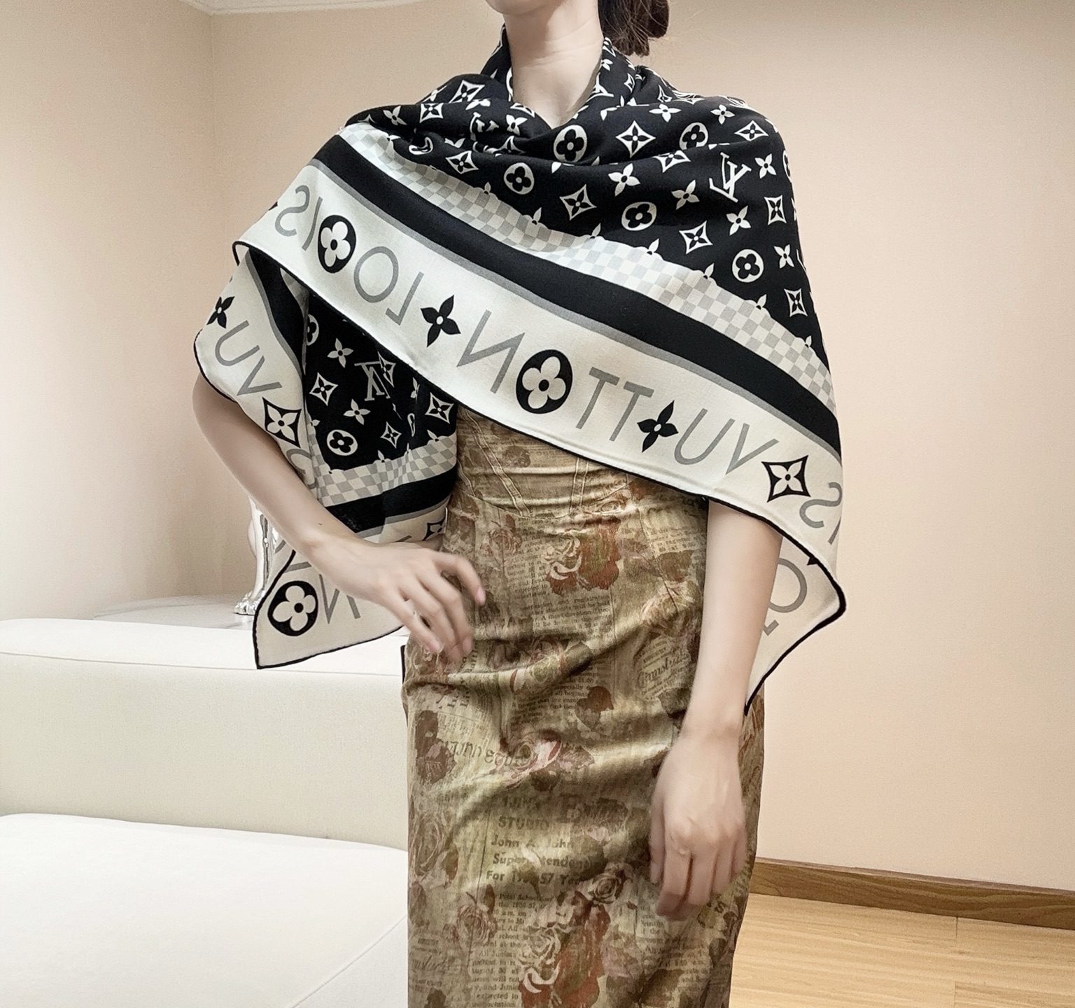 Louis Vuitton Scarves
