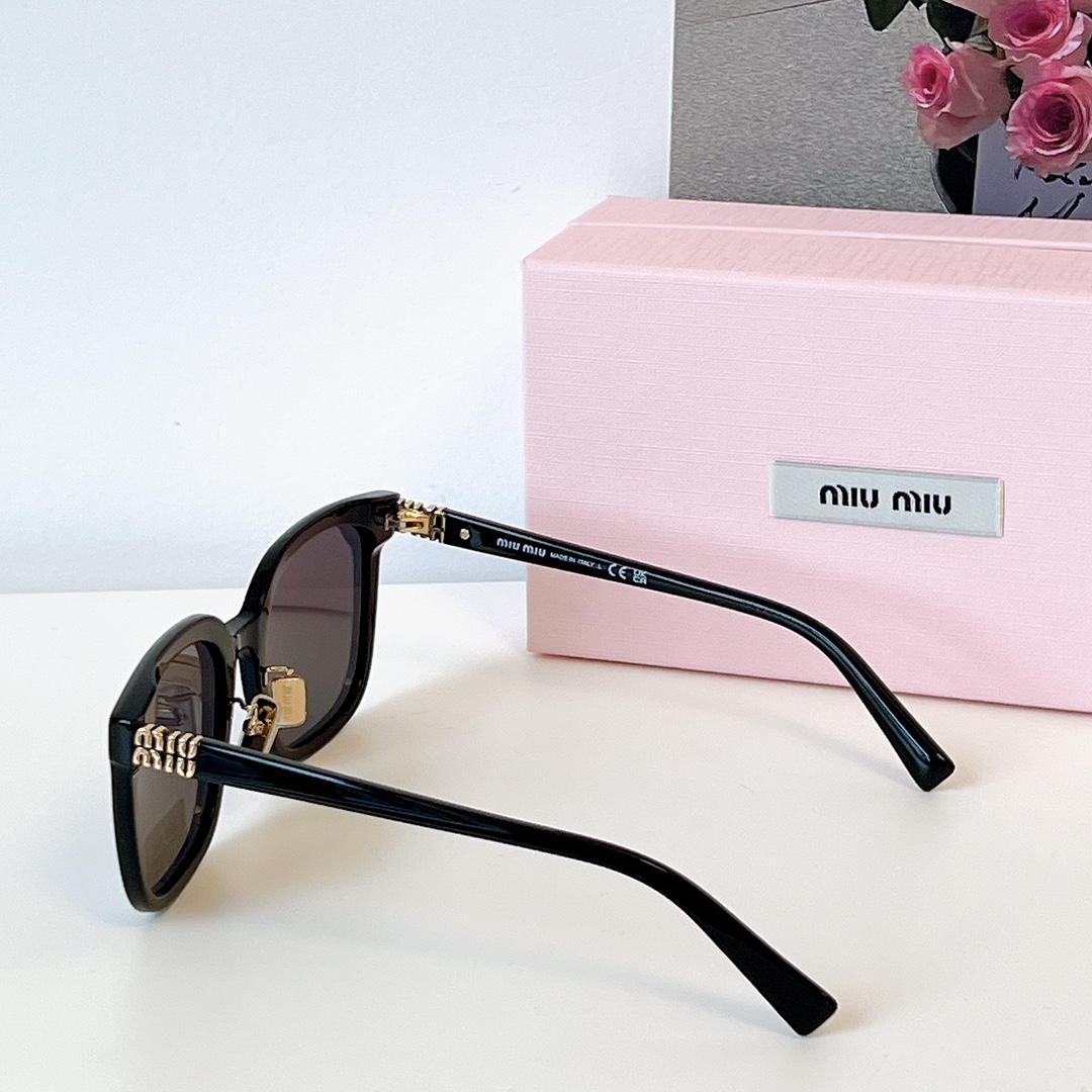 Miumiu Sunglass