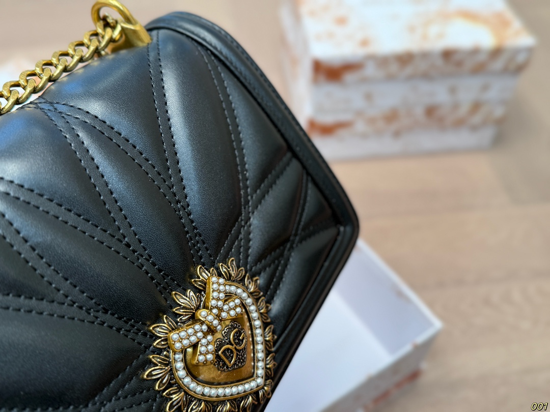 Dolce & Gabbana Chain Bags