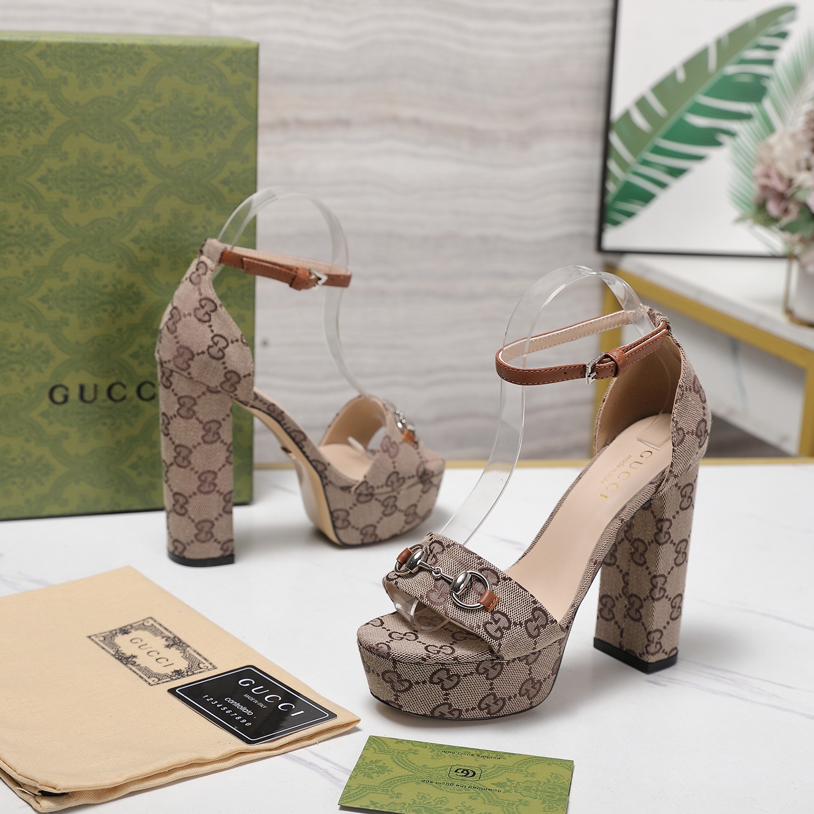 Gucci Square-toed platform high-heeled sandals
