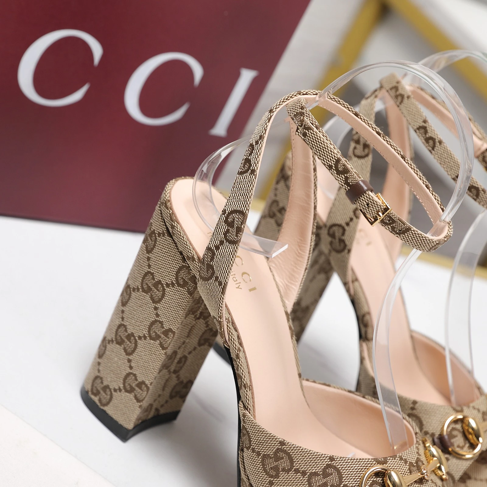 Gucci 2026 SS Round headed water table high-heeled sandals