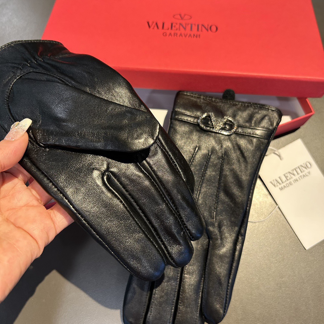 Valentino Gloves