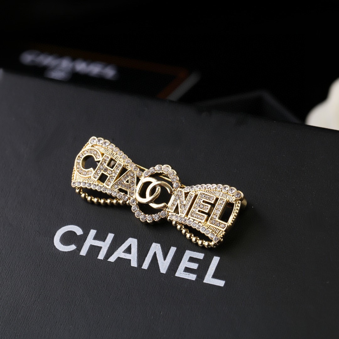 CHANEL Brooch
