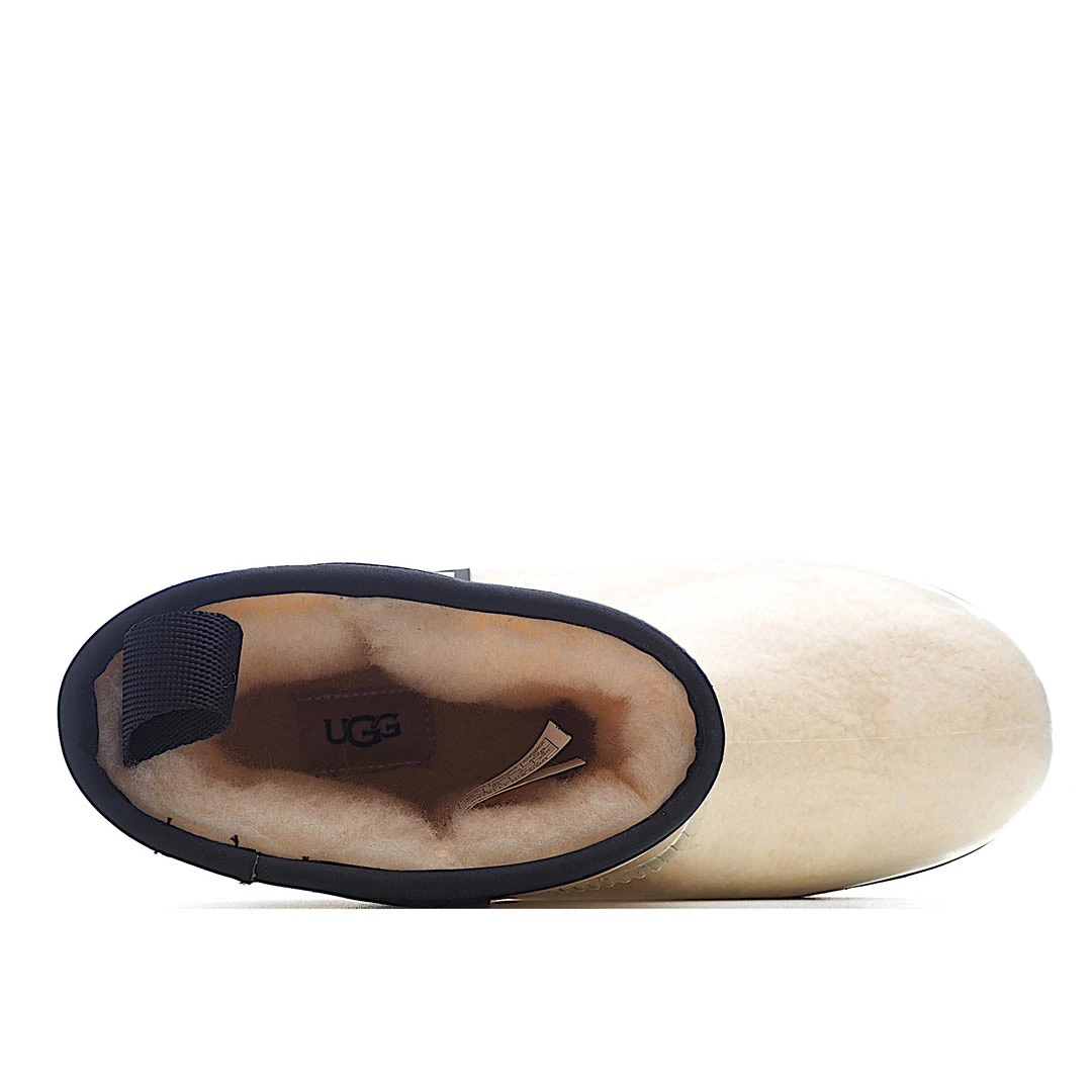 UGG Classic Mini series snow boots