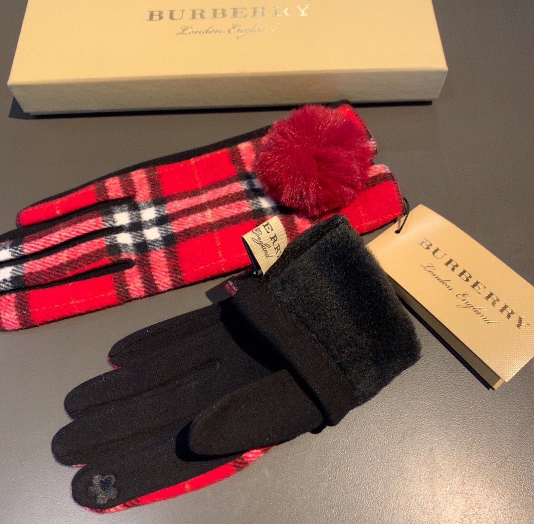 Burberry Gloves