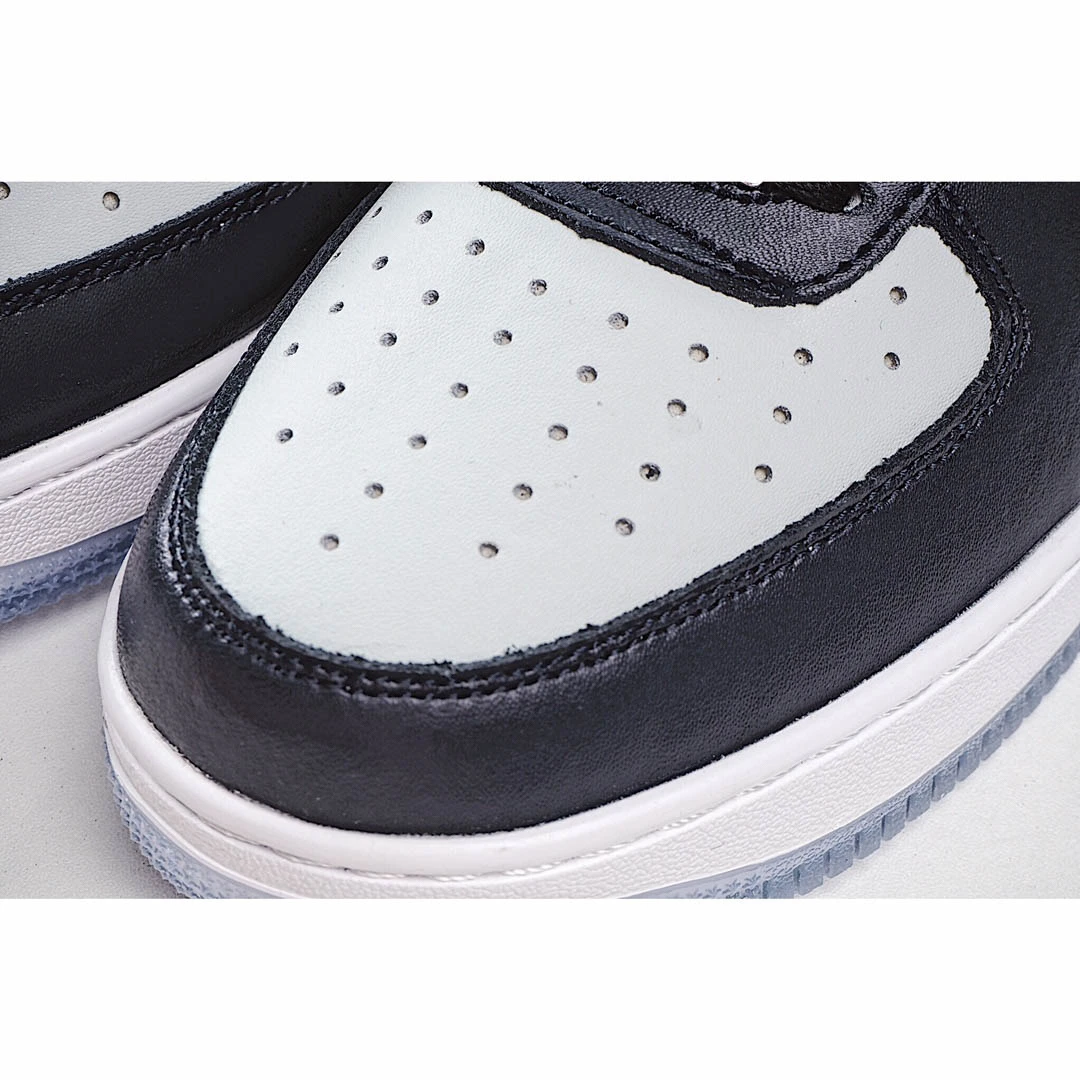 Dior x Nike Air Force 1 Low Sneakers
