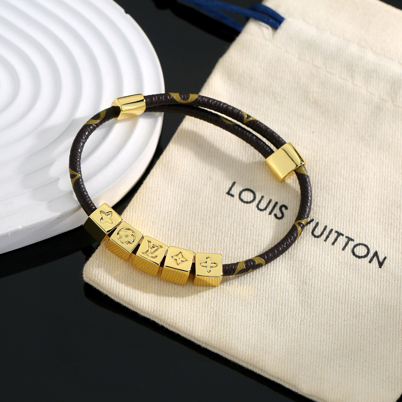 LV Circle