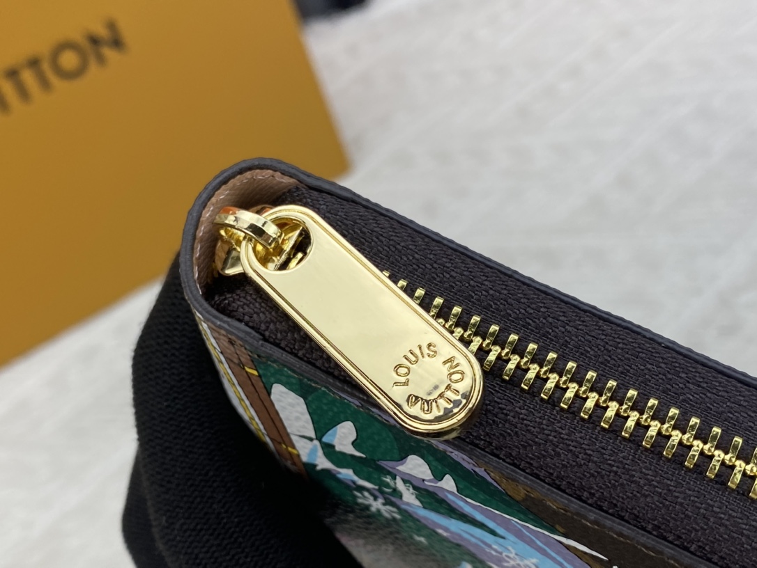 LV Vivienne Holidays