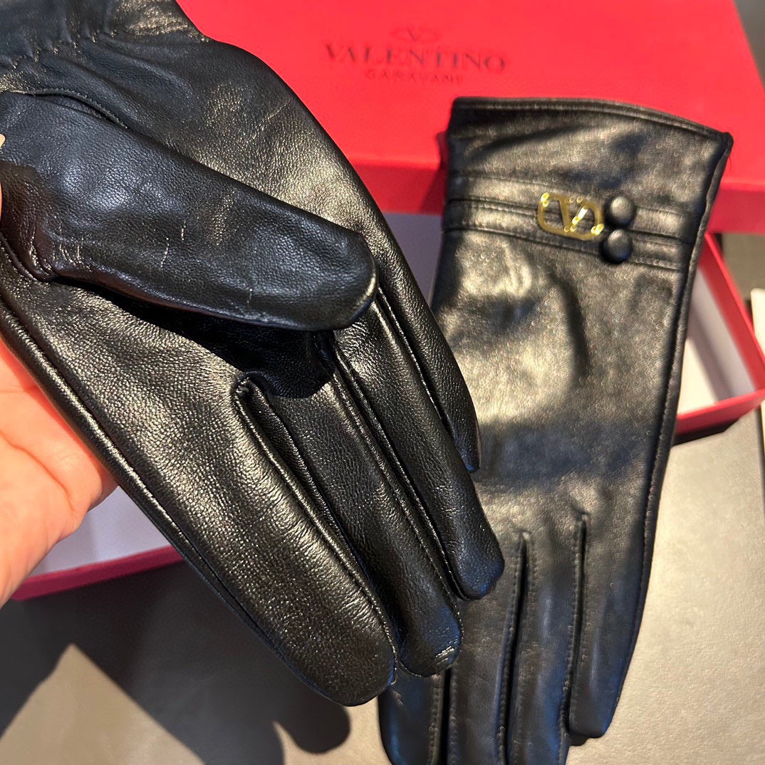 Valentino Gloves