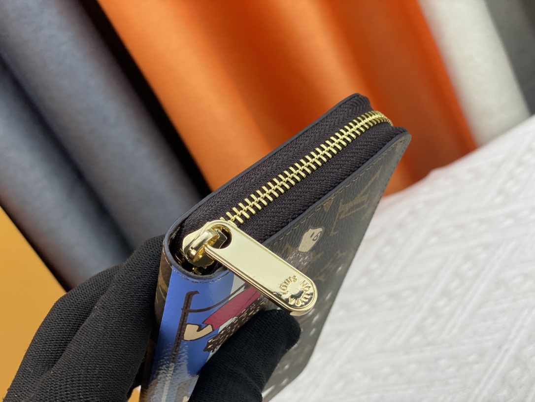 LV Vivienne Holidays