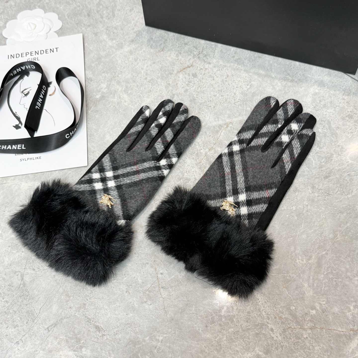 Burberry Gloves