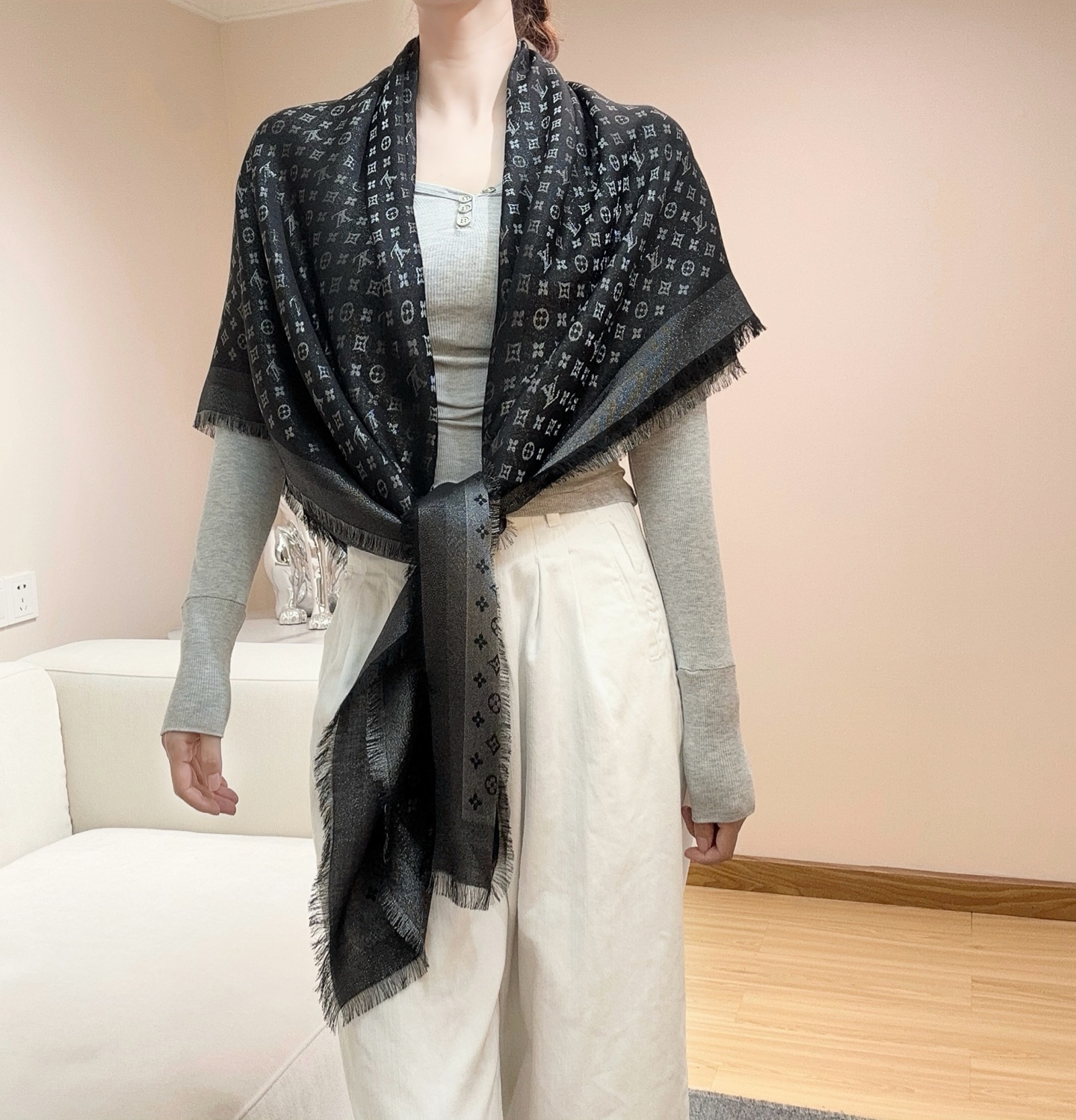 Louis Vuitton Scarves