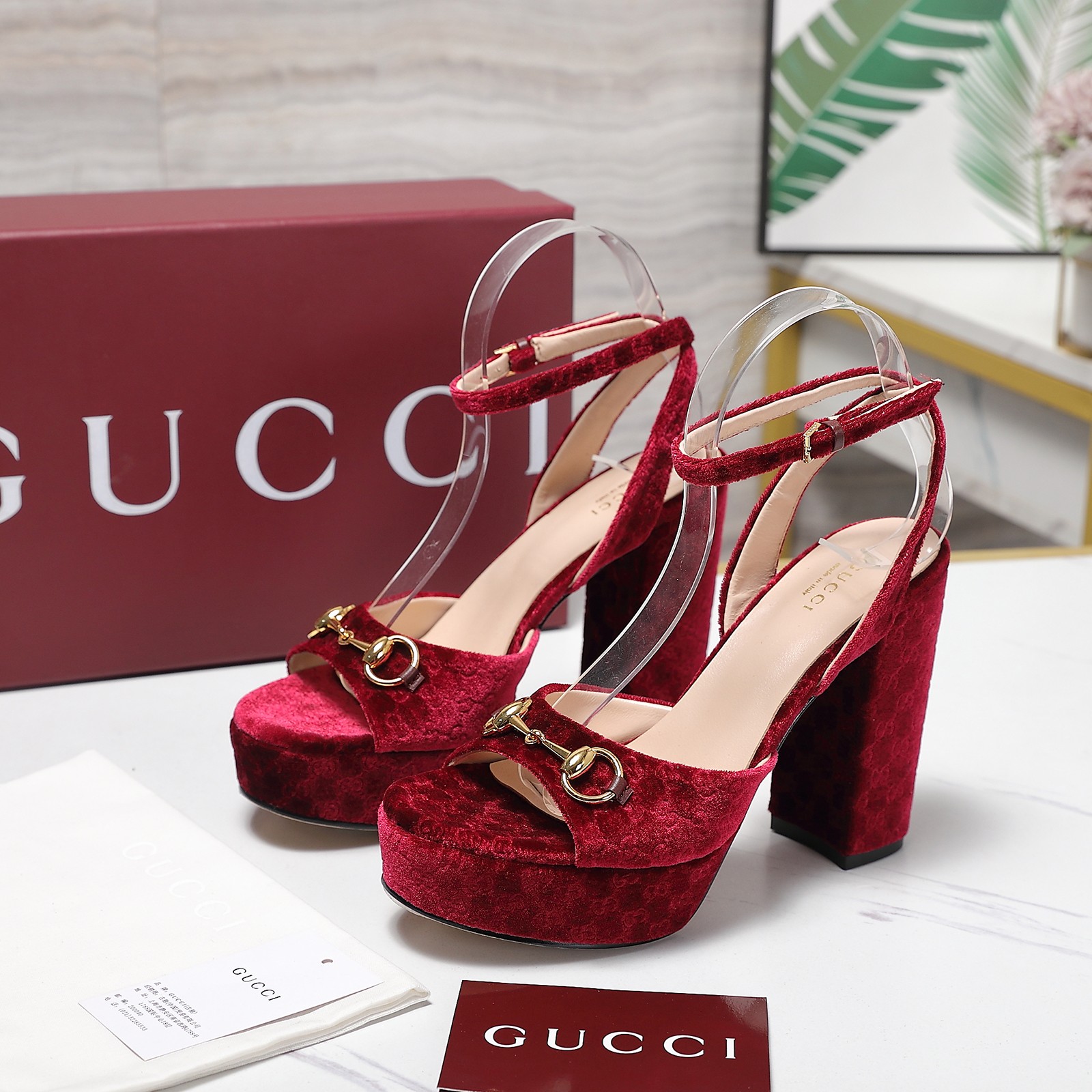 Gucci Round-toe platform high-heeled sandals