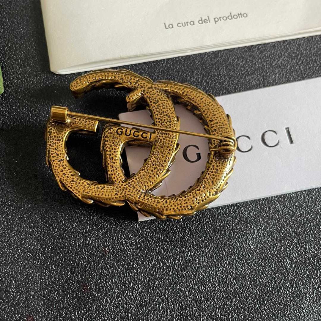 GUCCI BROOCH
