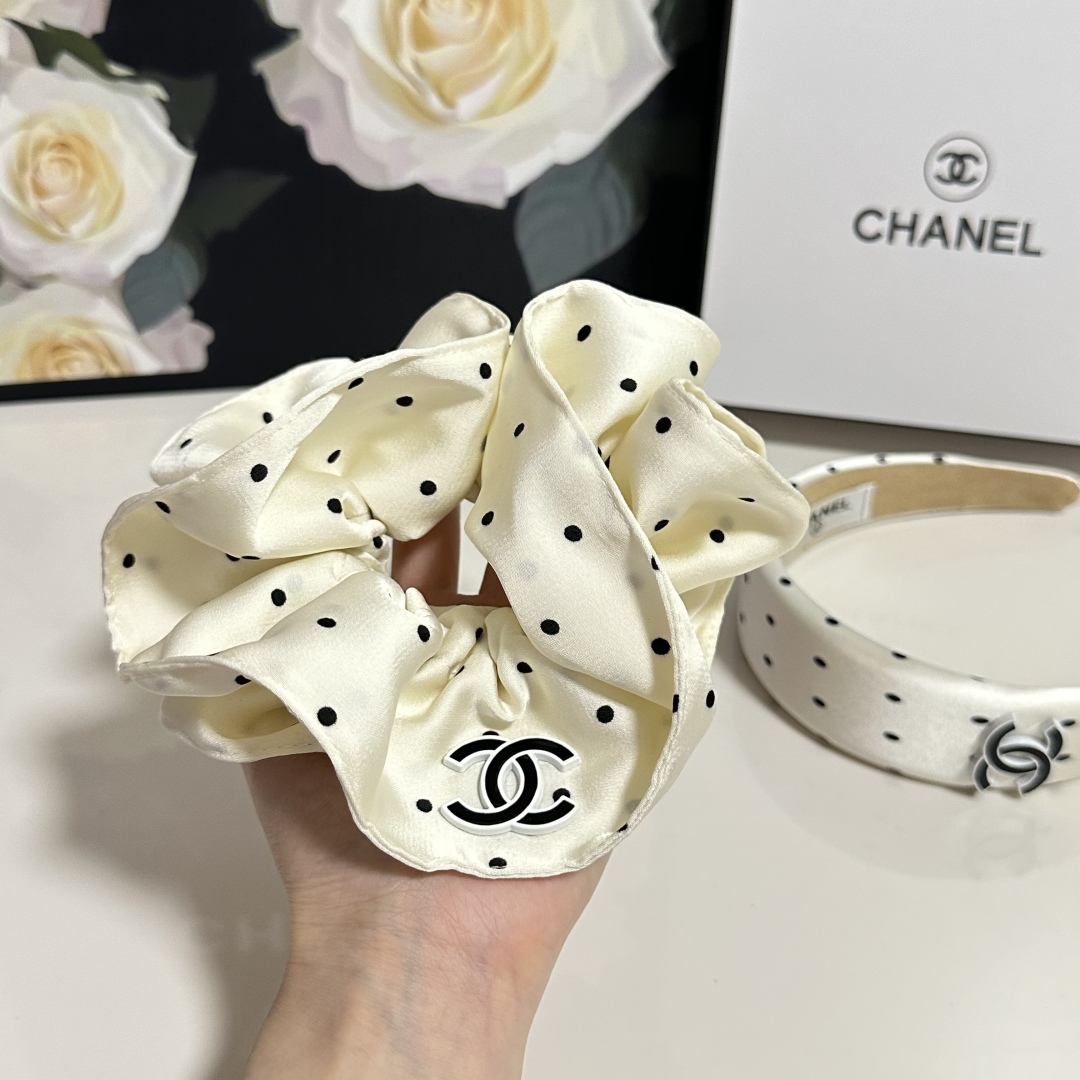 Chanel hair band/hair loop