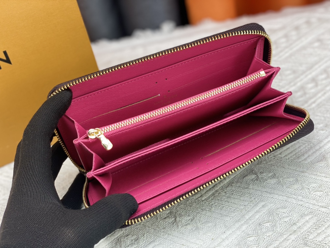 LV Vivienne Holidays