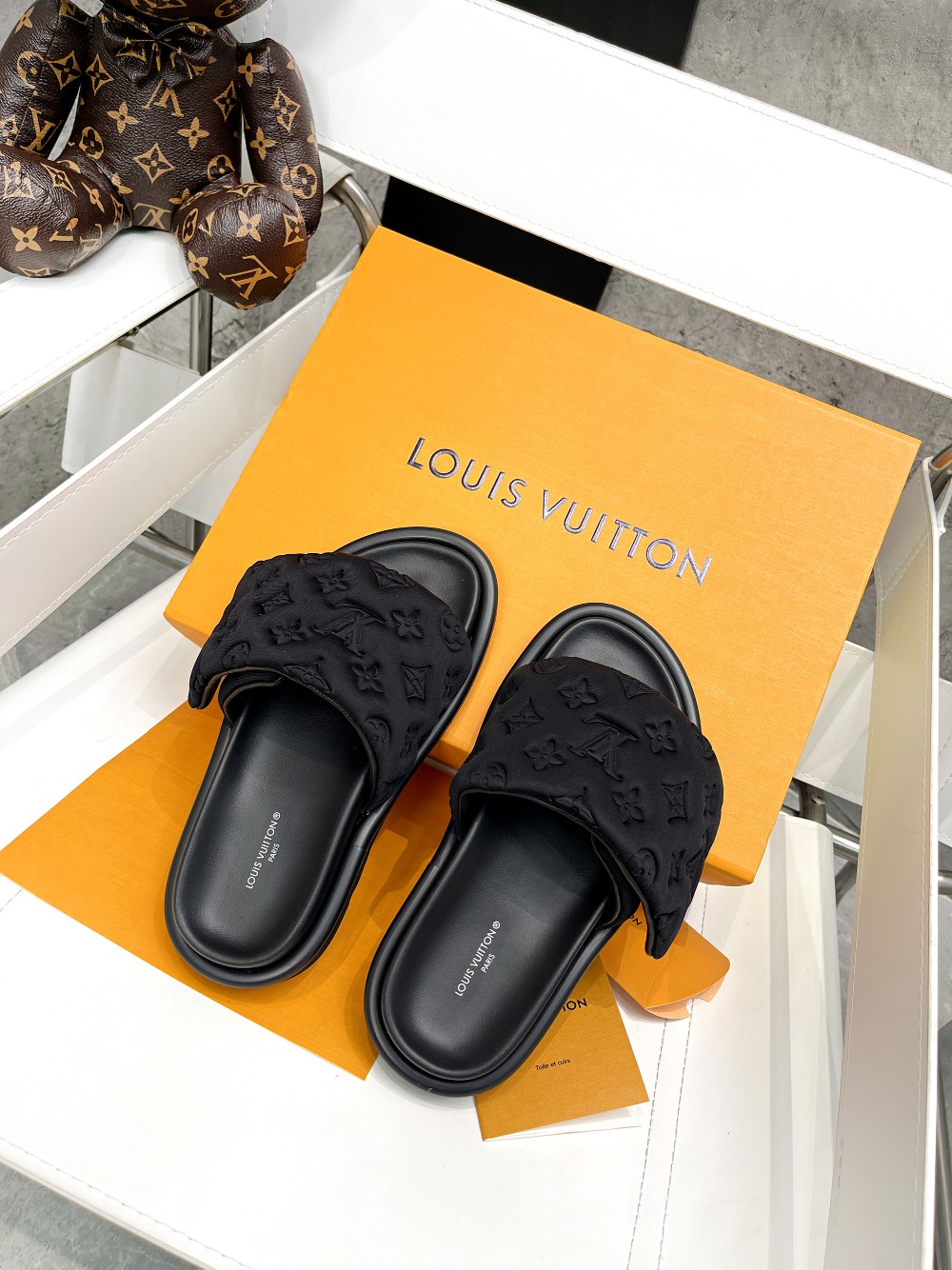 Louis Vuitton Slippers