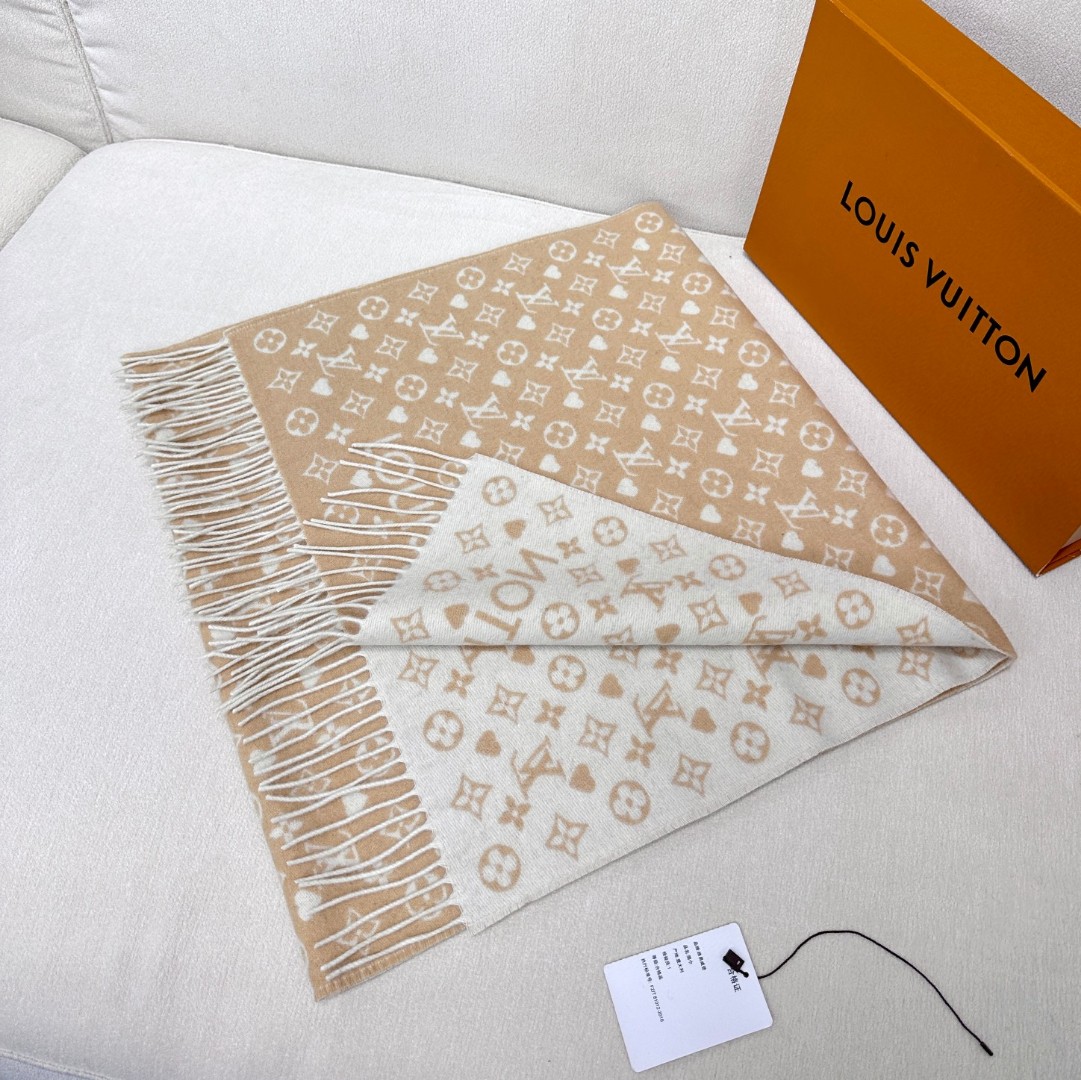 Louis Vuitton Scarves