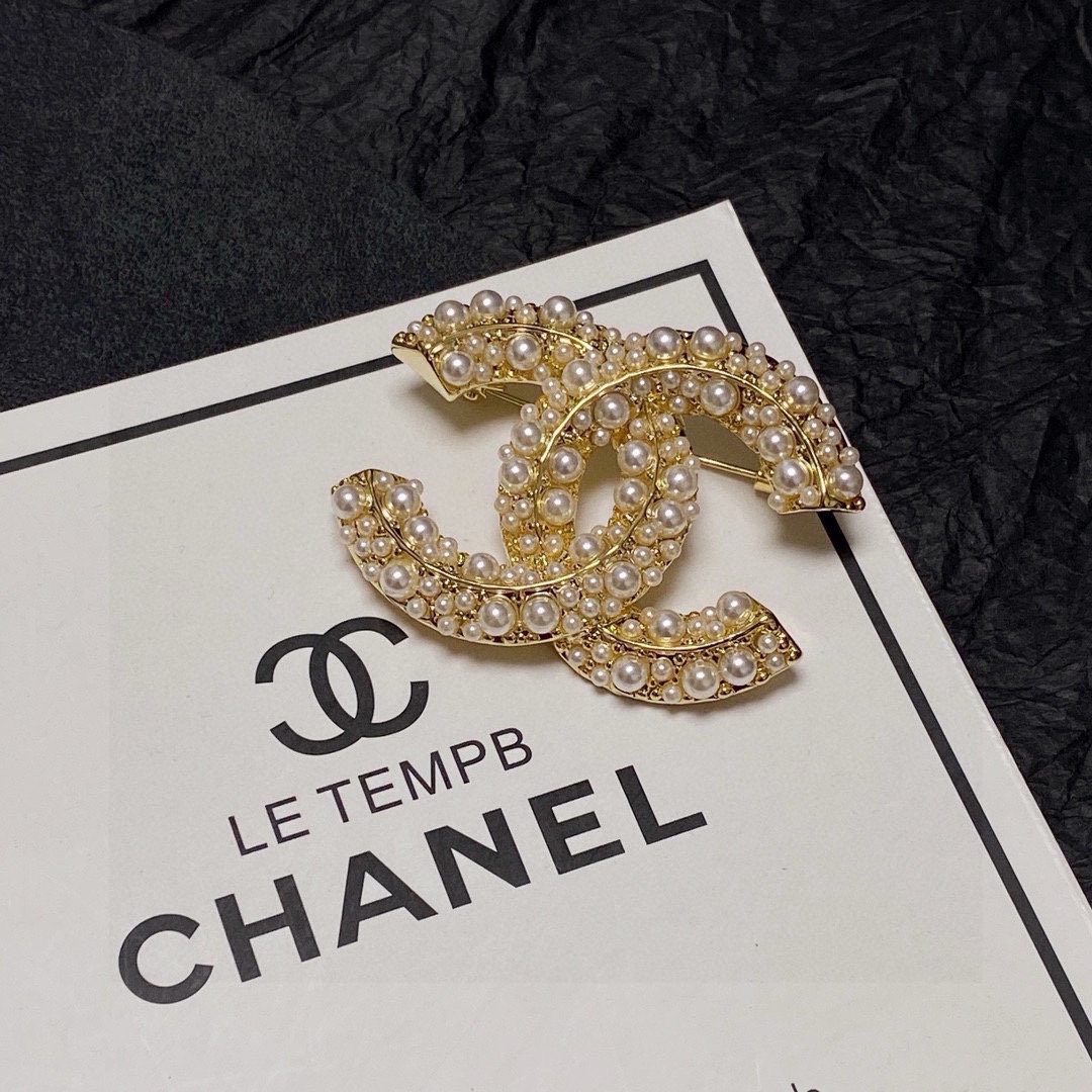 CHANEL Brooch