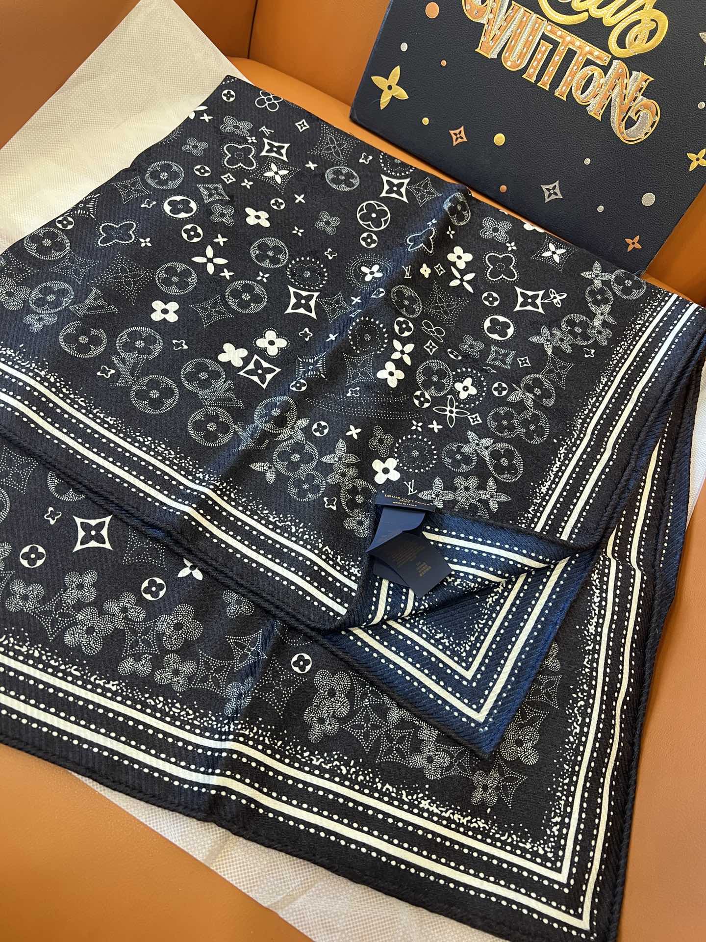 Louis Vuitton Scarves