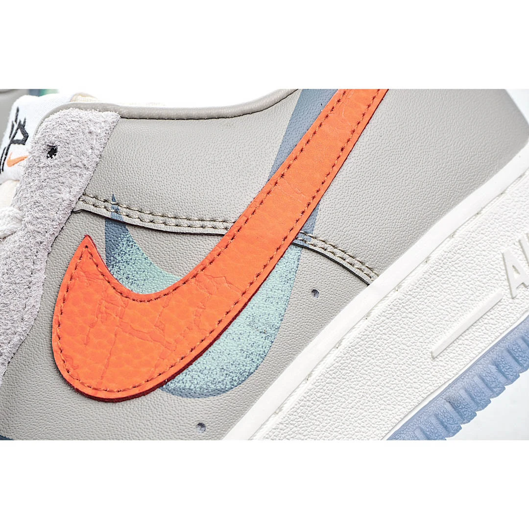 NikeAir Force 1 Low Low Top Sneakers