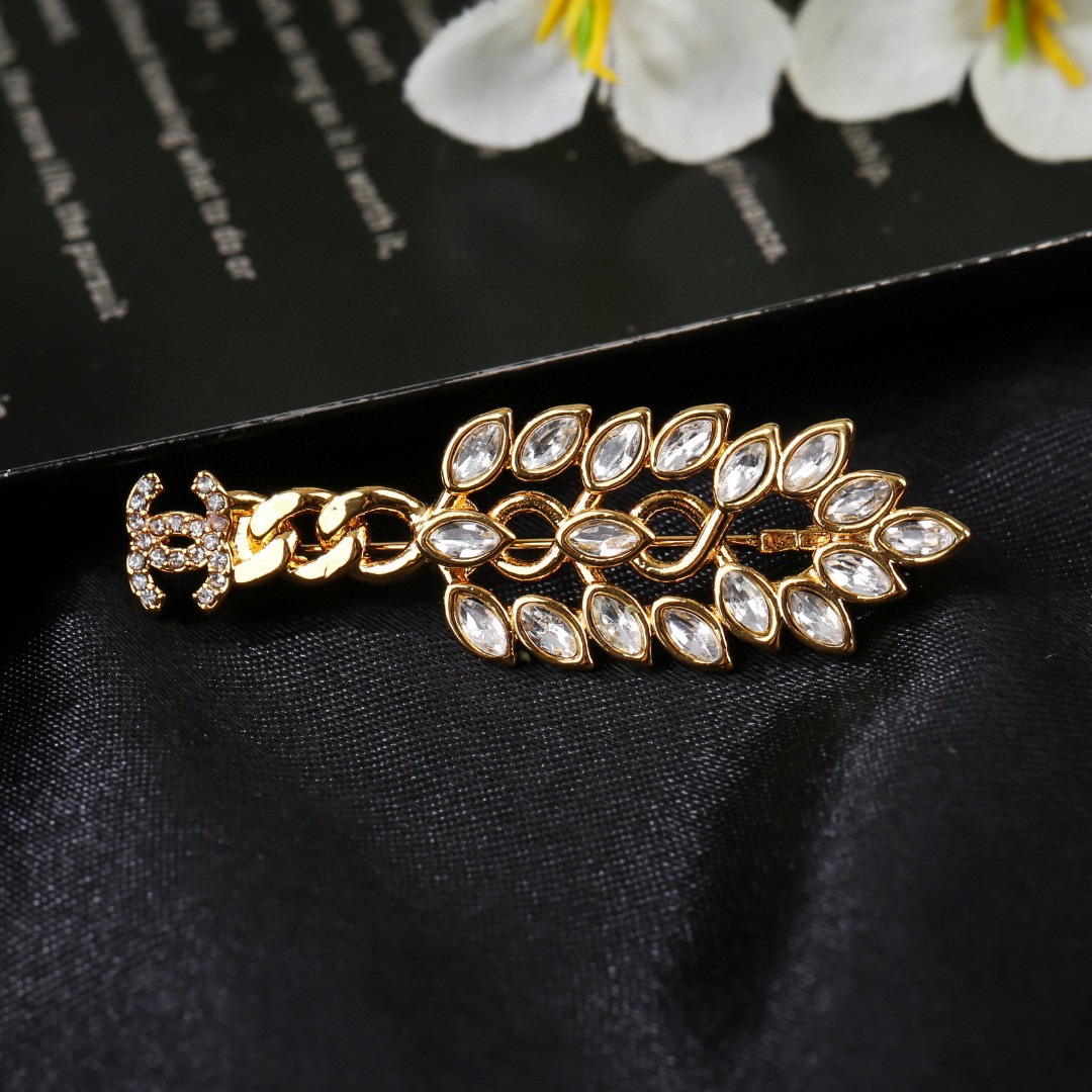 CHANEL Brooch