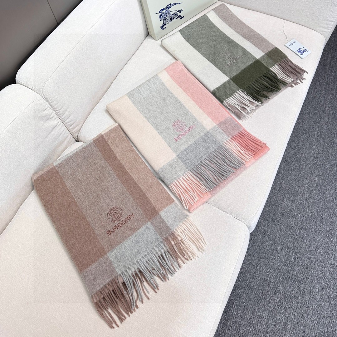 Burberry Lamb Wool Scarfs