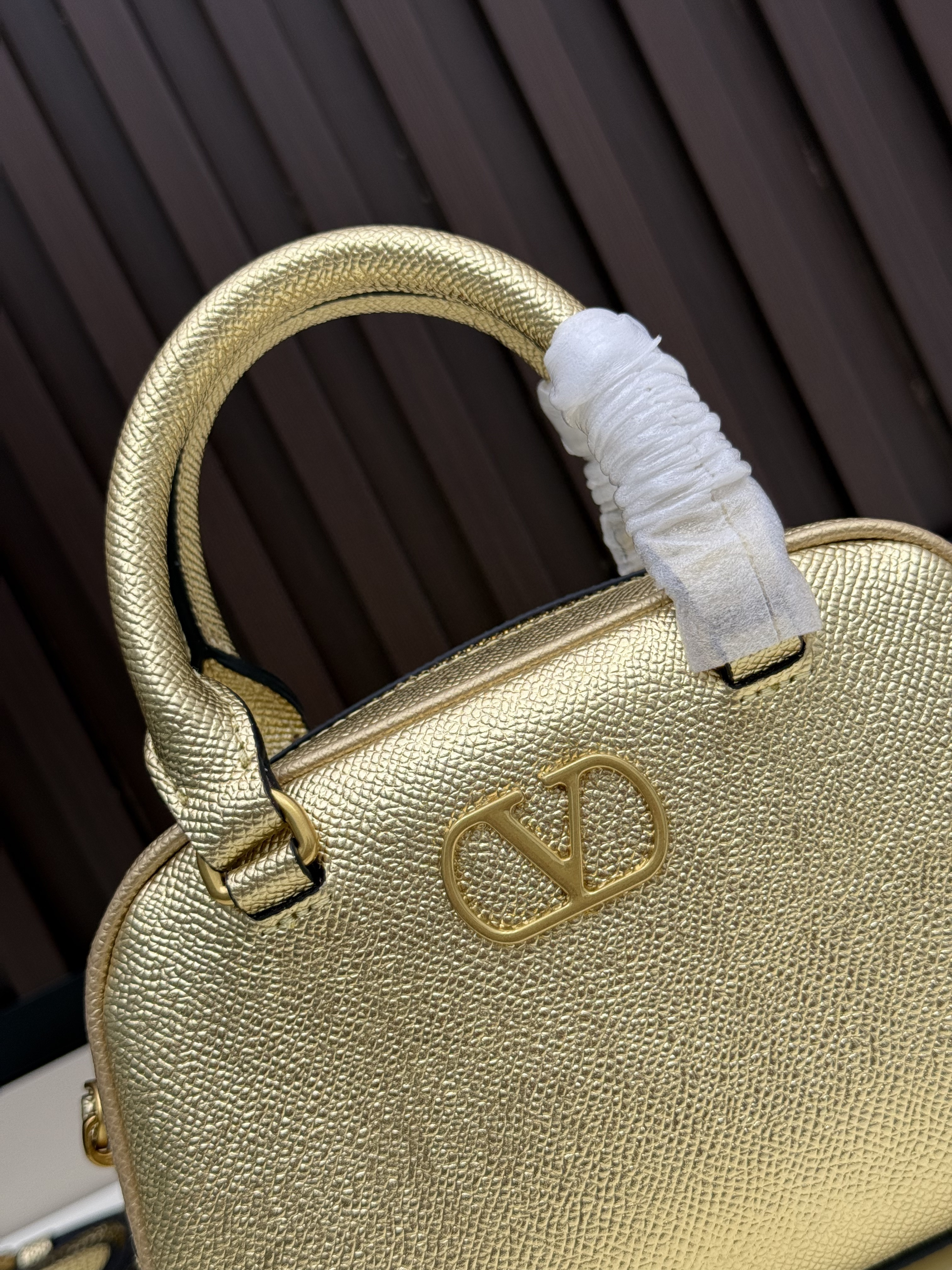 VALENTINO GARAVANI VLOGO SIGNATURE