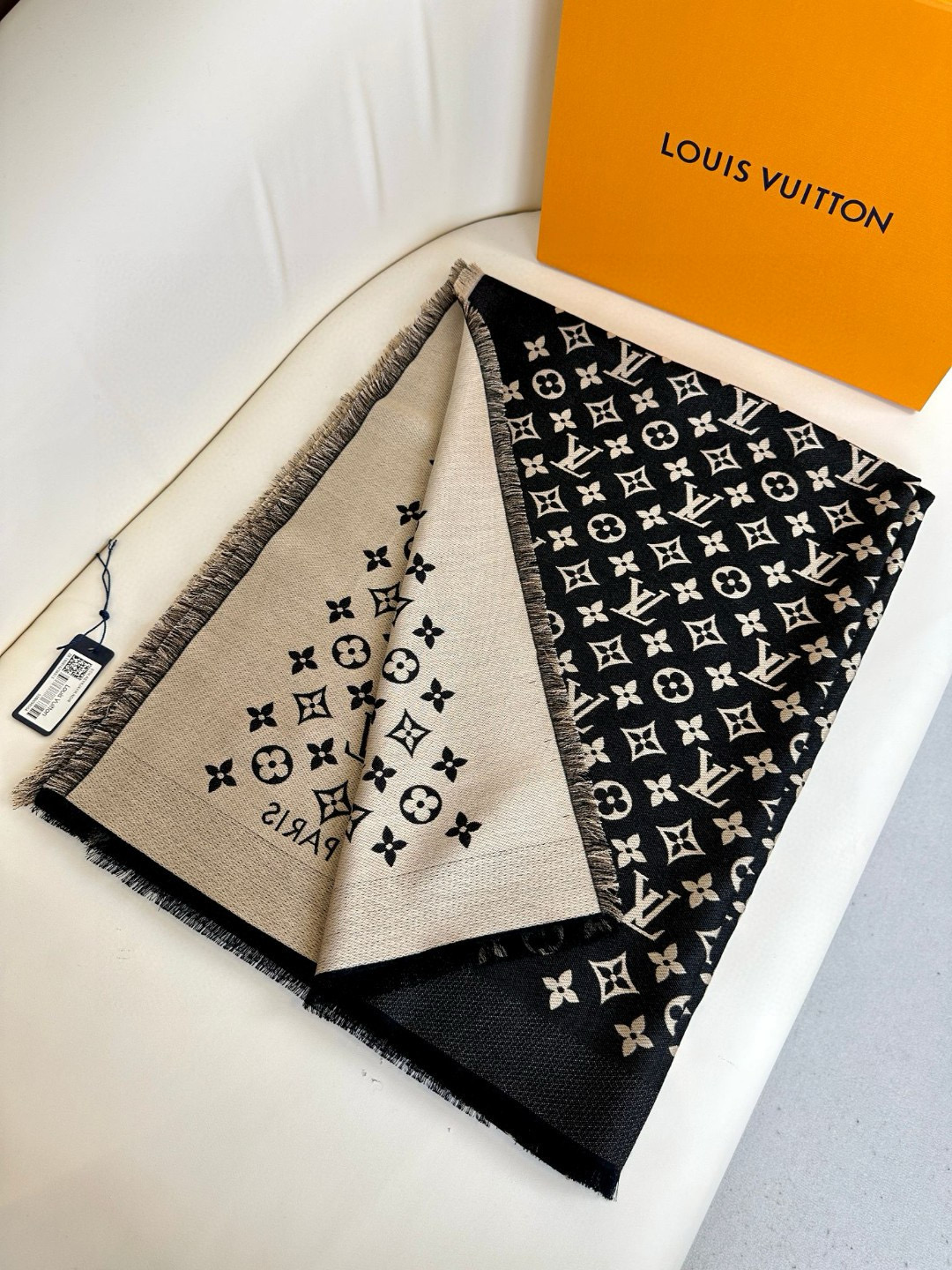 Louis Vuitton Scarves