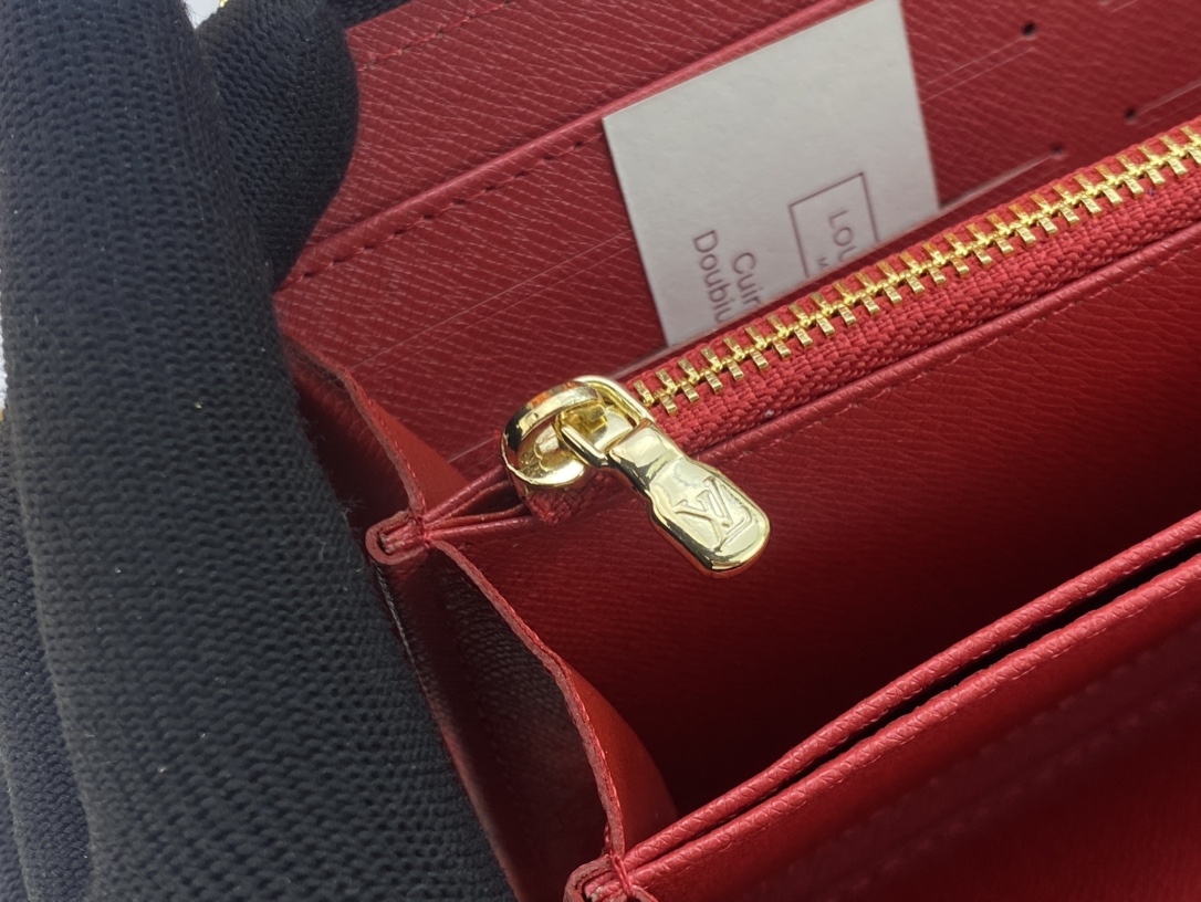 LV Vivienne Holidays
