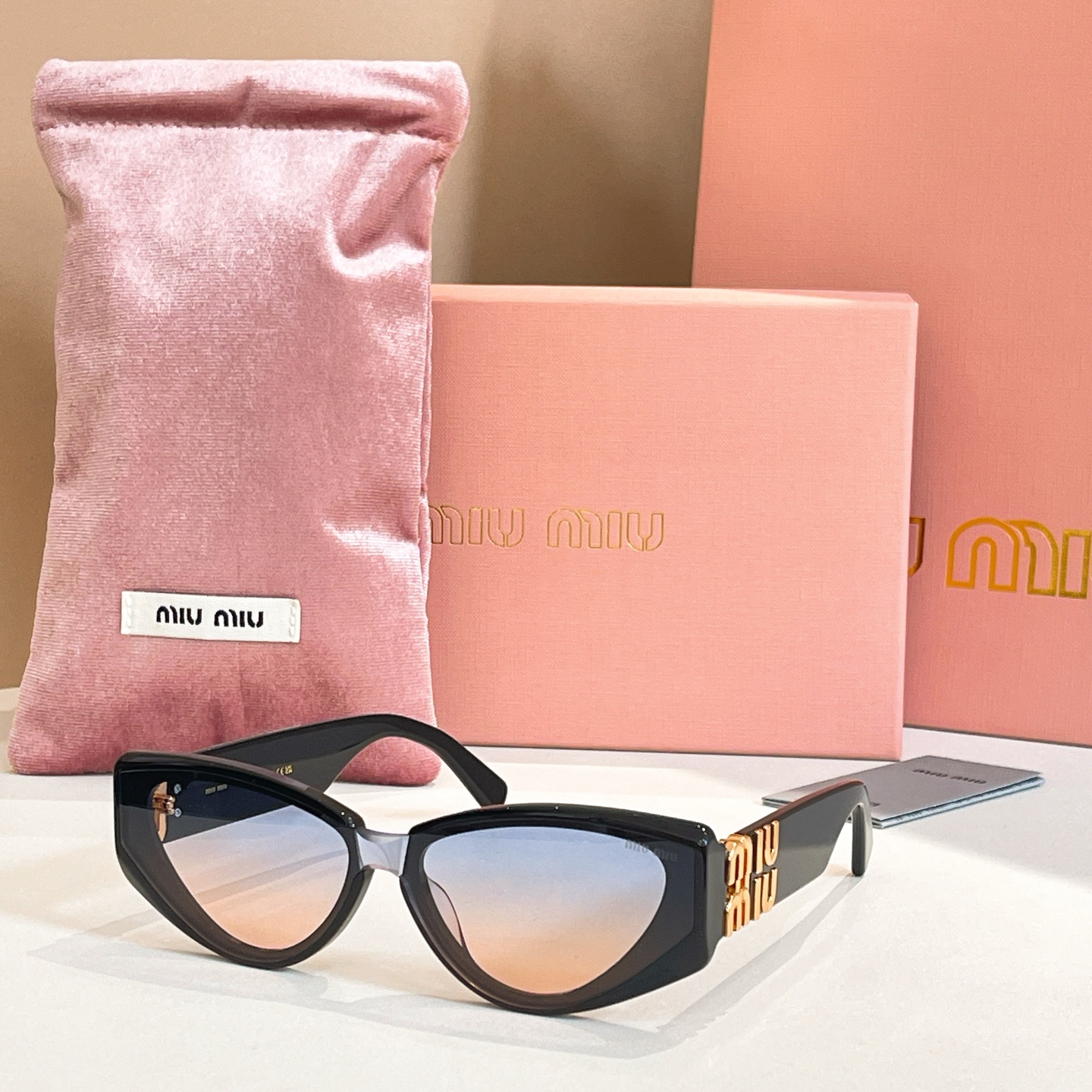 Miumiu Sunglass