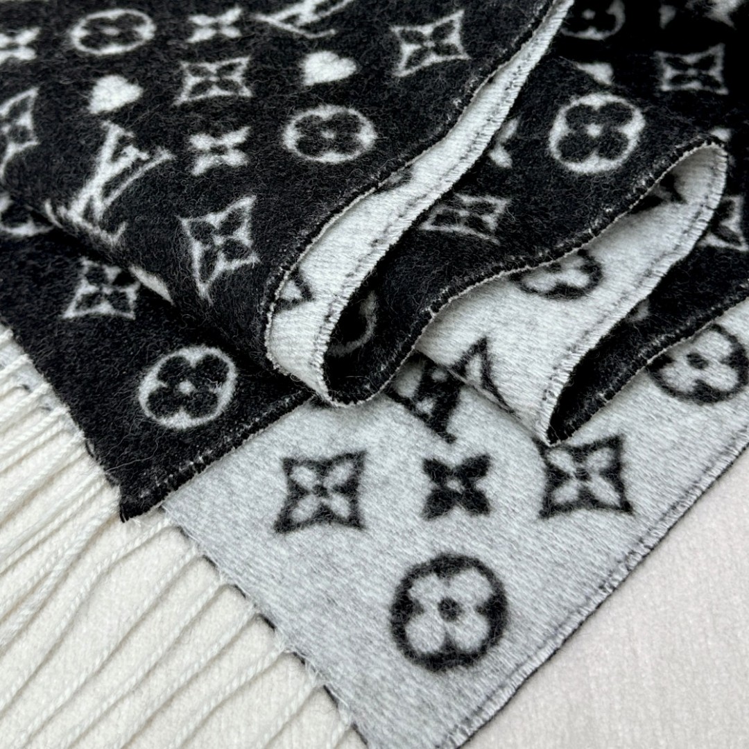 Louis Vuitton Scarves