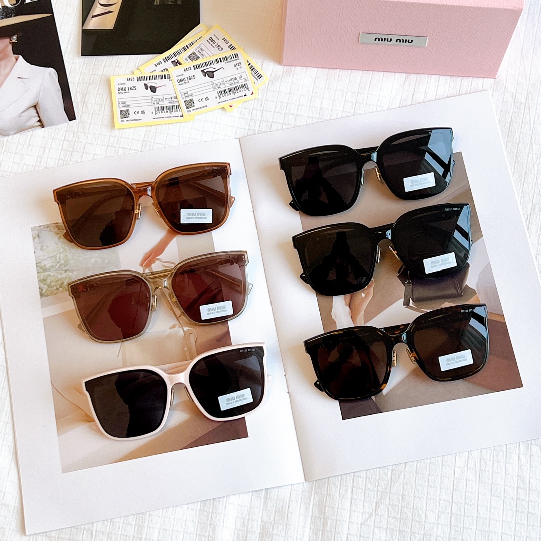Miumiu Sunglass