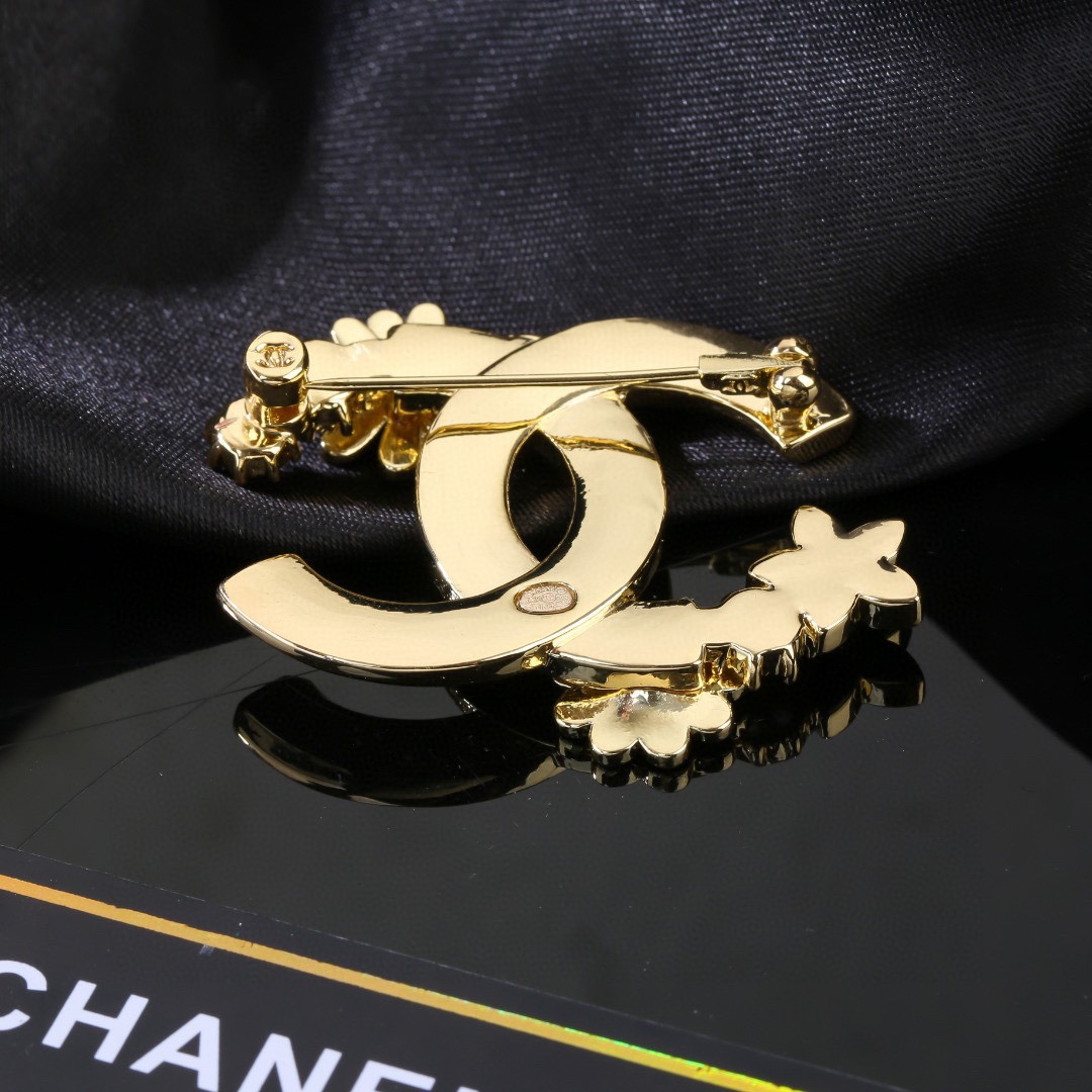 CHANEL Brooch