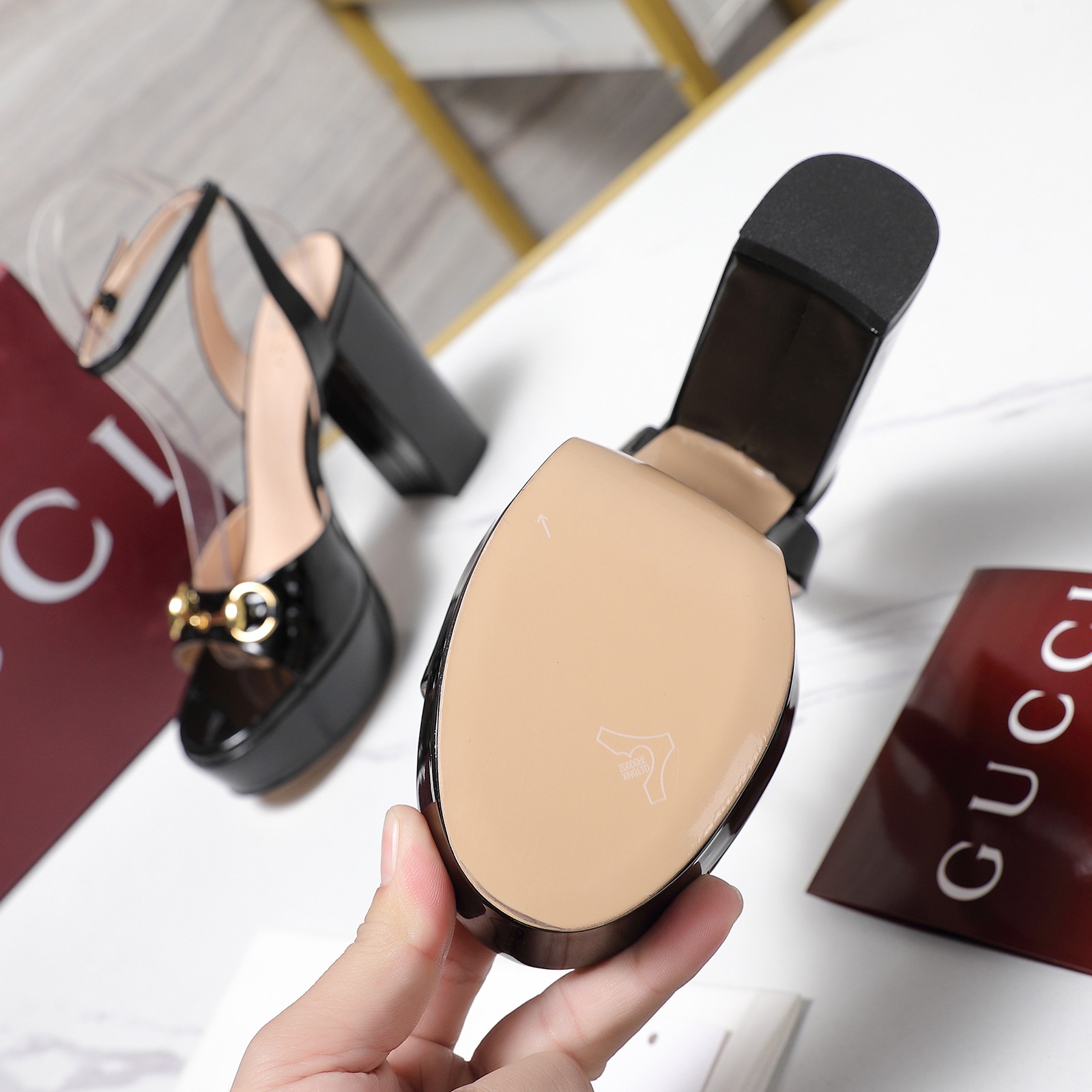 Gucci Round-toe platform high-heeled sandals