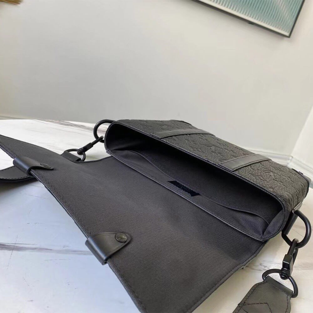 TRUNK MESSENGER