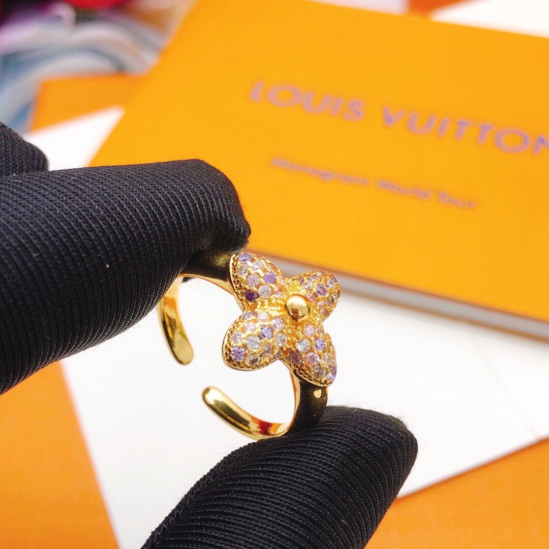 LV Ring