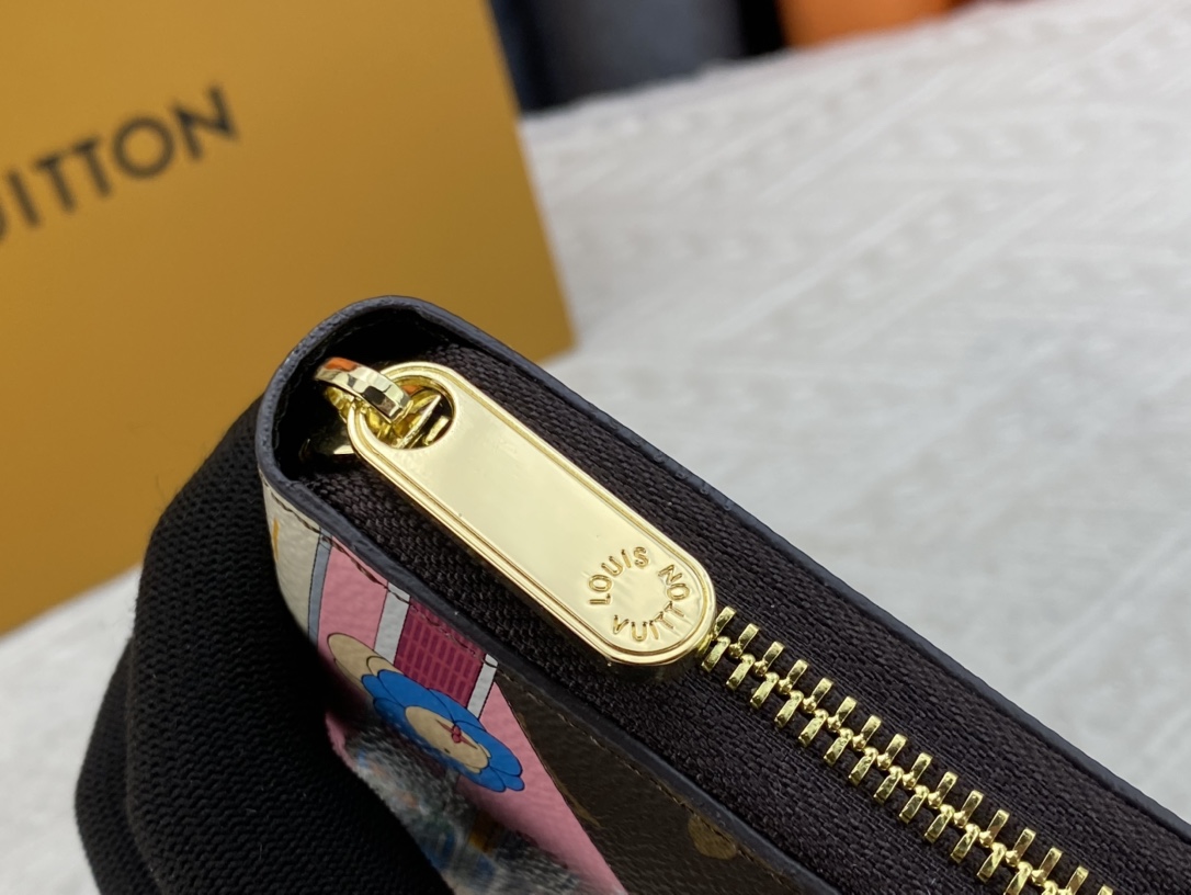 LV Vivienne Holidays